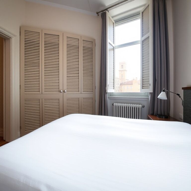Station Suites — view 2